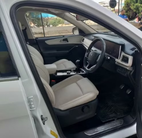 Mahindra Xuv700 Ax5 7str